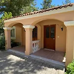 Casa de hóspedes Pine Club Apart 4*