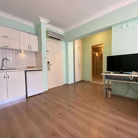 Pine Club Apart Гостевой дом Кушадасы