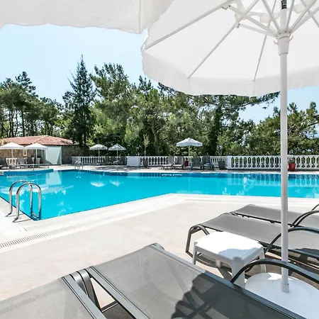 Pensionat Pine Club Apart 4*