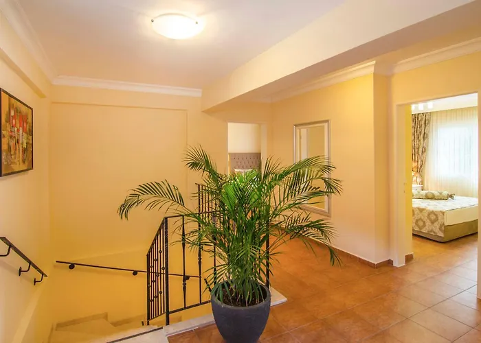 Pine Club Apart Kusadası