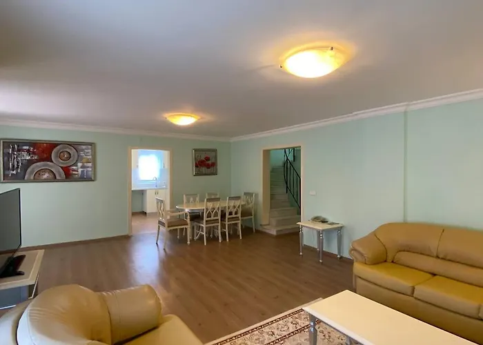 Pine Club Apart Gæstehus Kusadası