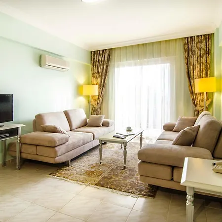 Pine Club Apart Kusadası