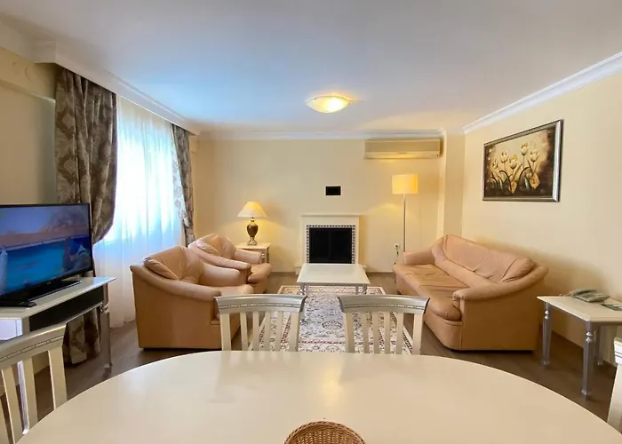 Pine Club Apart Kusadası