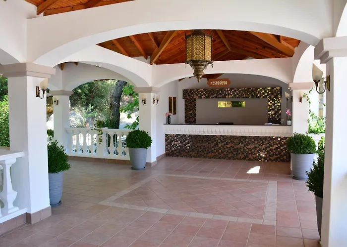 Pine Club Apart Casa de hóspedes Kusadası