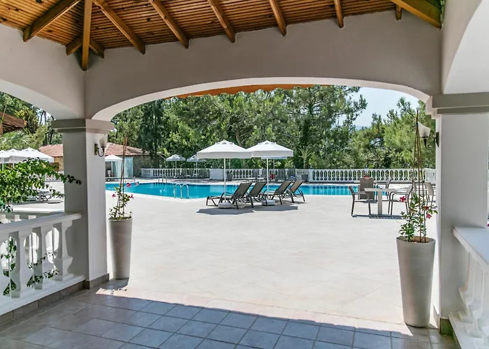 Pine Club Apart 4* Kusadası