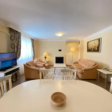 Pine Club Apart Kuşadası