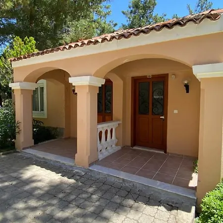 Konukevi Pine Club Apart 4*