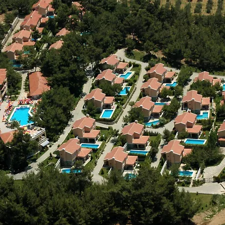 Pine Club Apart Kuşadası